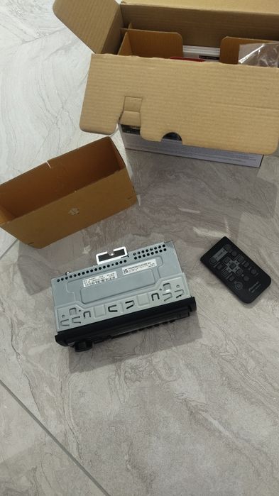 Pioneer MVH-181UB, с дистанционно управление