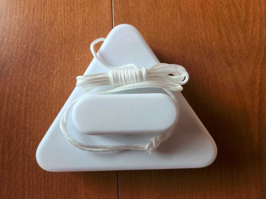 Уред за двустранно почистване на прозорци