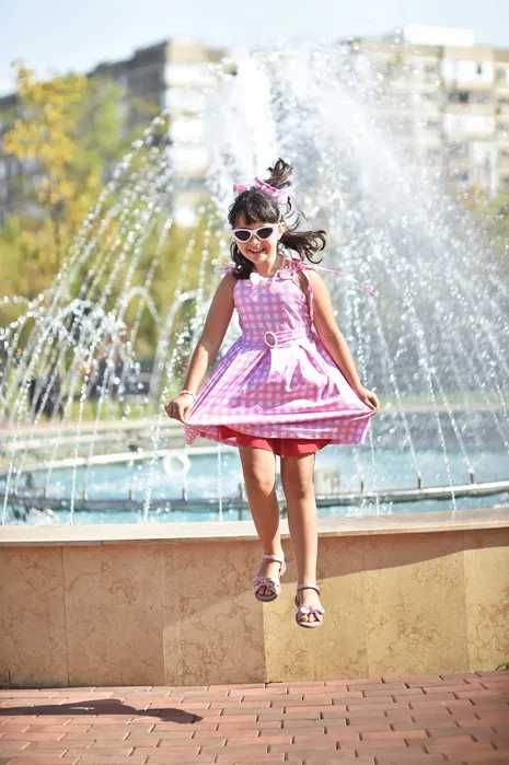 Rochie rochita BARBIE roz NOUA 6- 10 ani