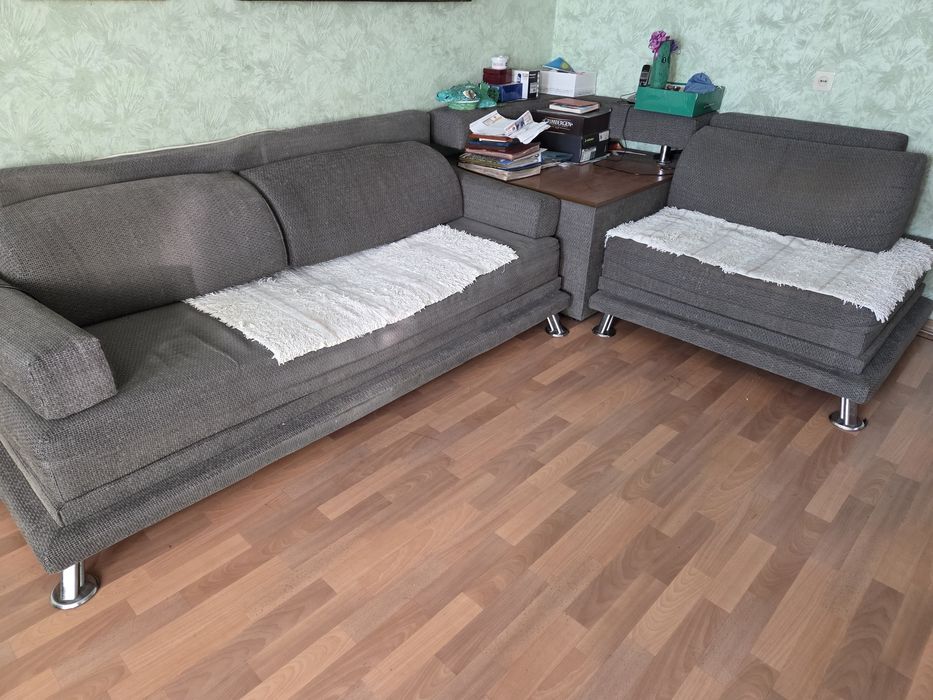 Продам угловой диван,шкаф