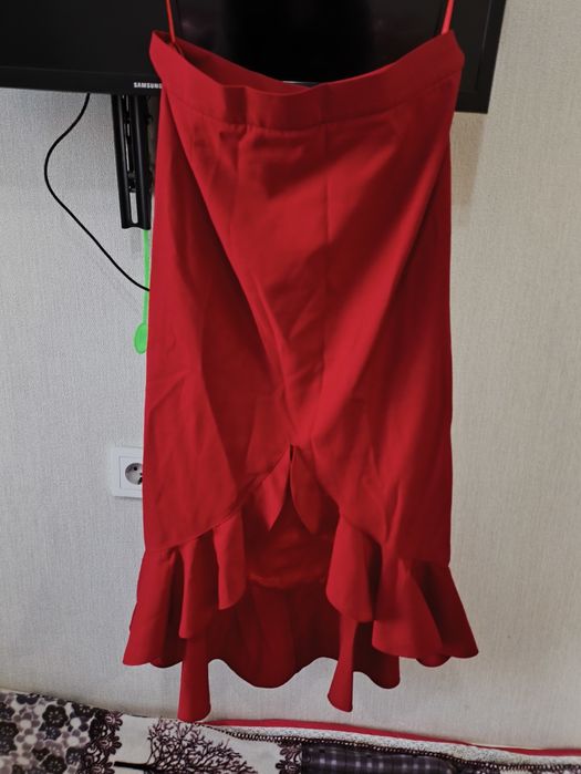 Срочно отдам даром женские вещи!