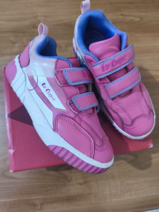Детски кожени  маратонки за момиче"Lee Cooper"