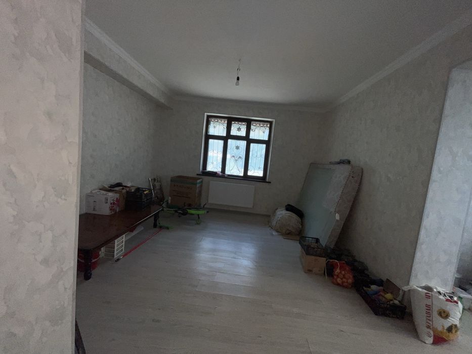 Kvartira sotiladi yangi remont navastroyka