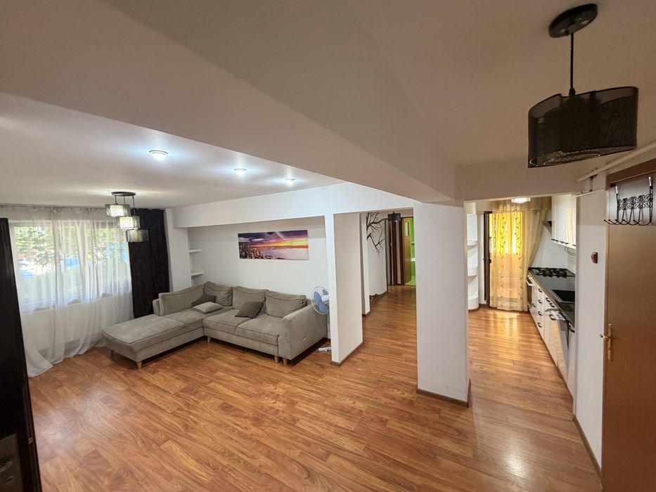 Vand Apartament 3 camere!
