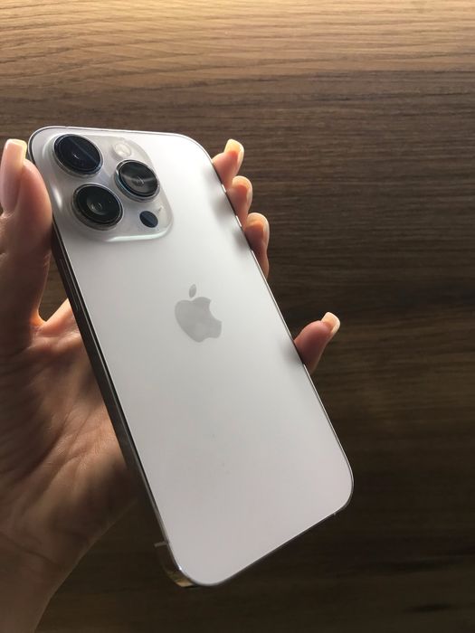 Продам телефон Iphone 14 pro
