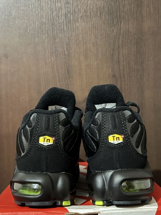 Nike Air Max Plus Black Grey Bolt - 40,41,42,43,44,45,46