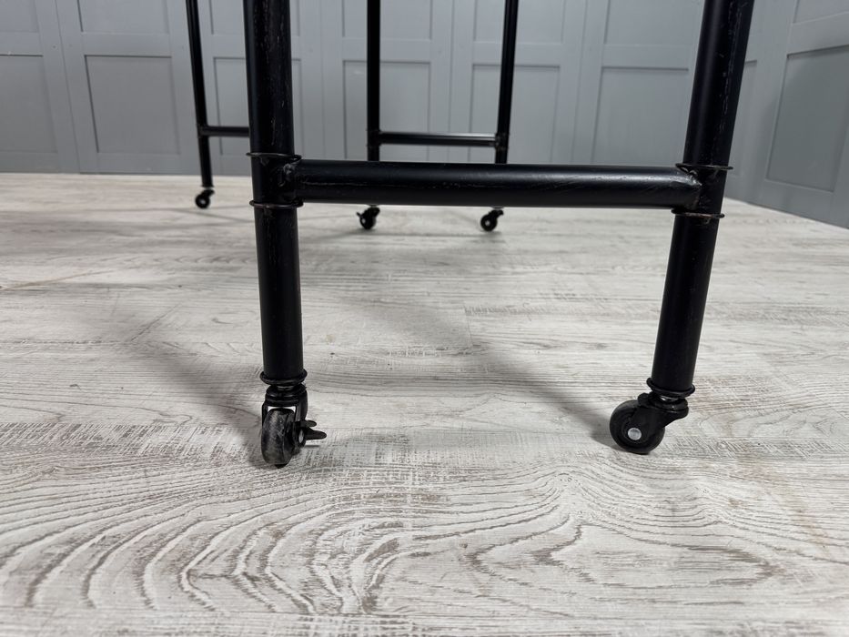 Конзолни маси в индустриален стил Р472