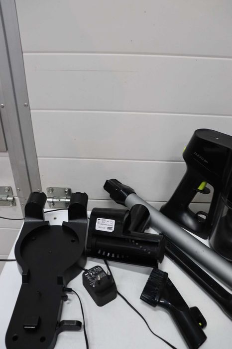 Безжична прахосмукачка Beko Vega VRT51225VB, черна, 150 W, 0,6 литра