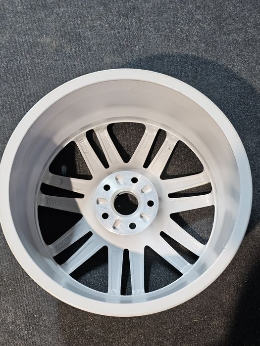 janta aliaj noua originala audi 

cod oe: 4f0 601 025 al

r18 / 8.5j /