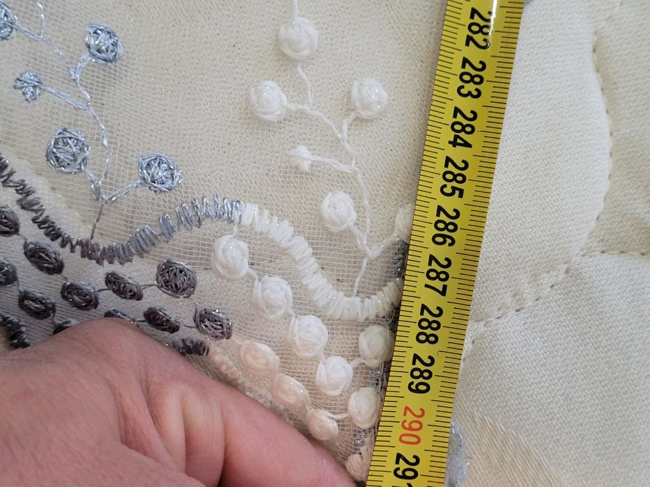 Тюли капроновые две штуки.