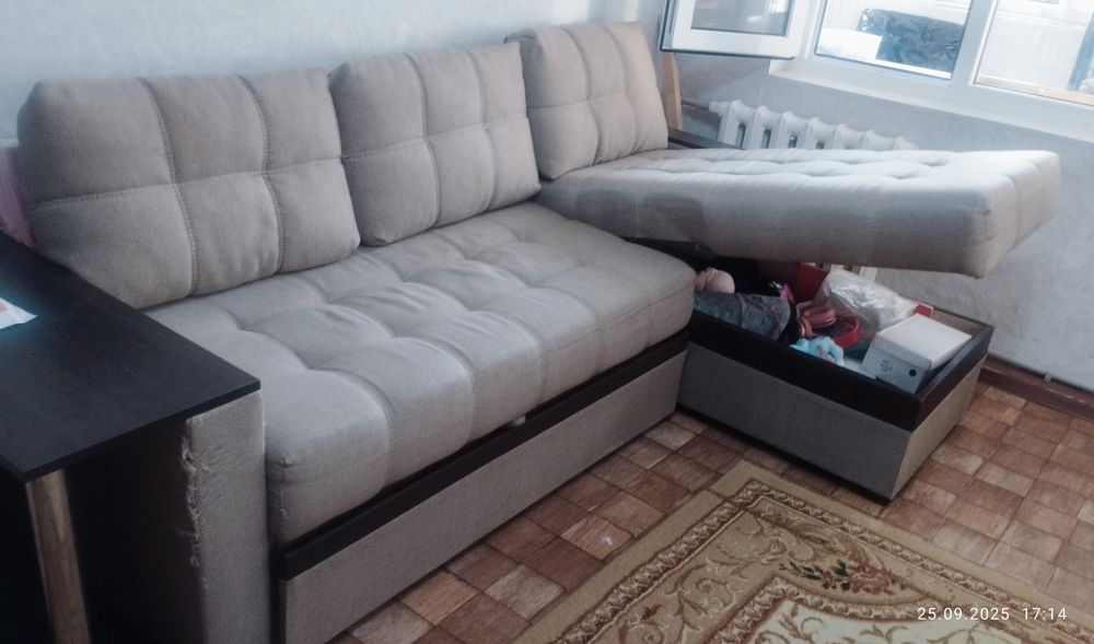 Срочно угловой диван