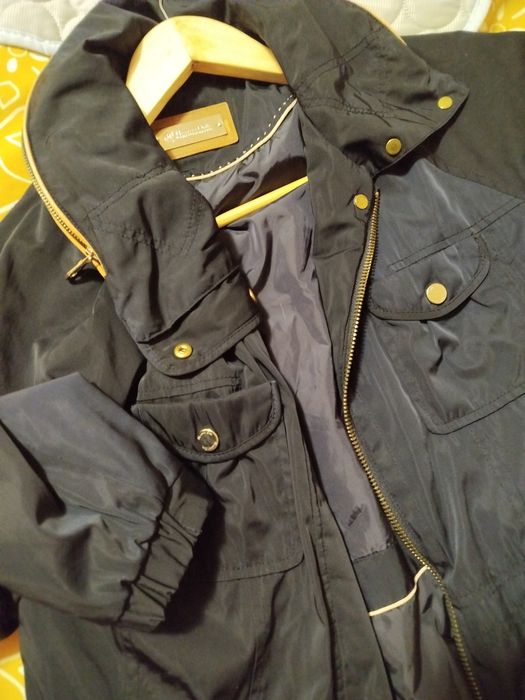 Яке -пролет/есен.Тъмно синьо на цвят.Размер -S