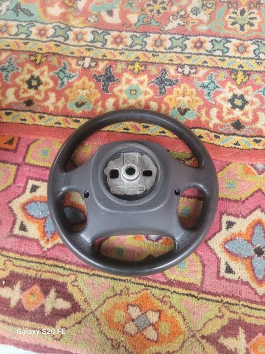 Руль на приору  в хорошем состояние