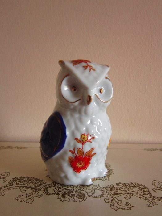 cadou rar Feng Shui Bufnita vintage portelan cu flori si finisaje aur