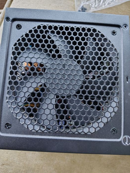 Sursa Seasonic 650W 80+ Gold semi modulara
