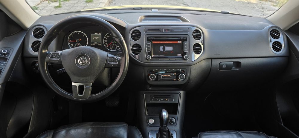 Автомобил  vw tiguan