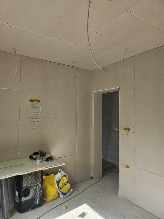 Продава се Къща в Добрич, Строител - 176 кв.м за 682 €/кв.м - Снимка #10