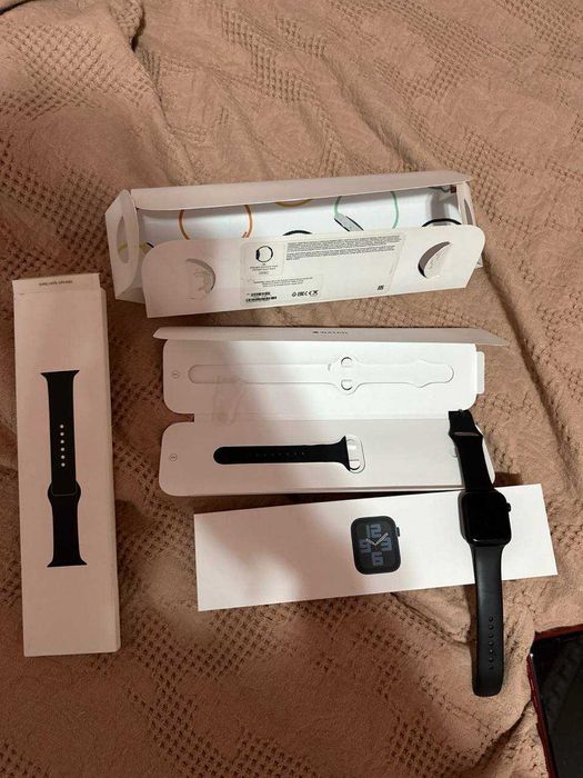 Часы Apple wach se GPS 2- го поколения