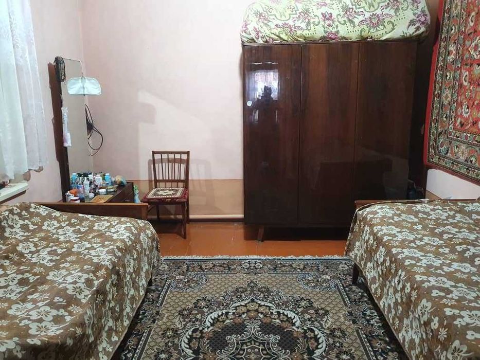 Продаётся дом, 4 комнаты + утеплённая веранда, участок 4 сотки.