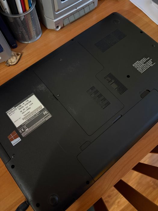 Лаптоп Toshiba Satellite C 70 D - A - 11 E