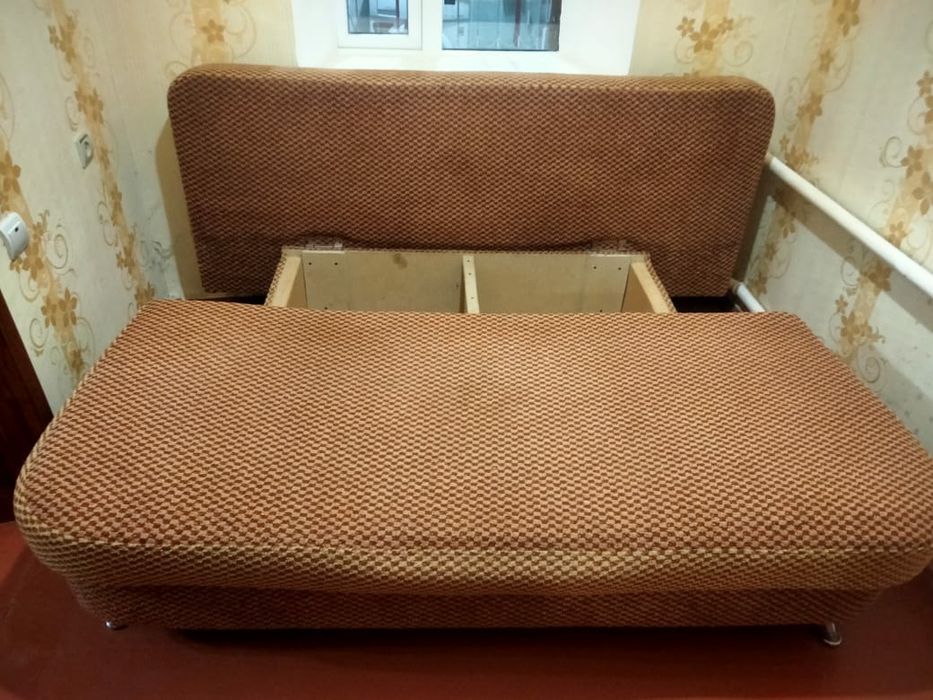 Продаю диван! Продаю!