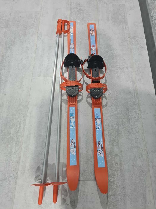 Детские лыжи с палками