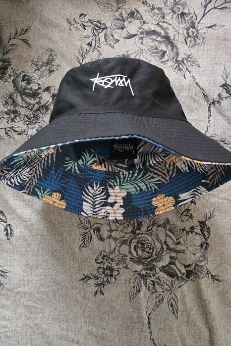 Palarii cu 2 fete, 50 lei bucata