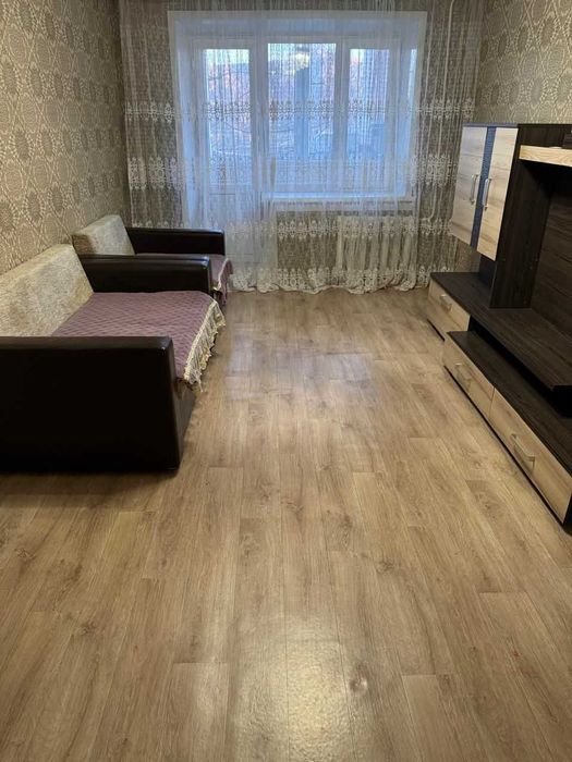 продается 2 ком квартира по парковой