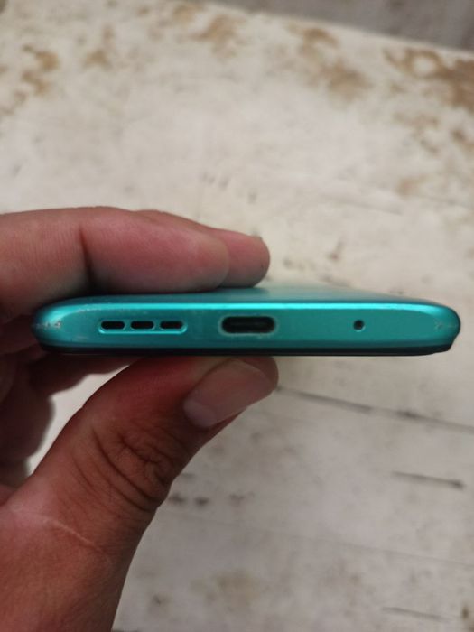 750.000 ming Redmi 9T 4/128  batareyka 6000