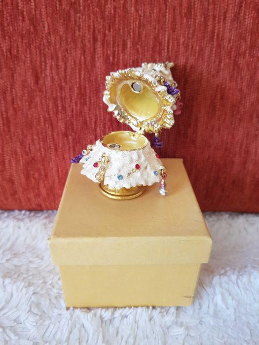 Фигурки для домашнего интерьера