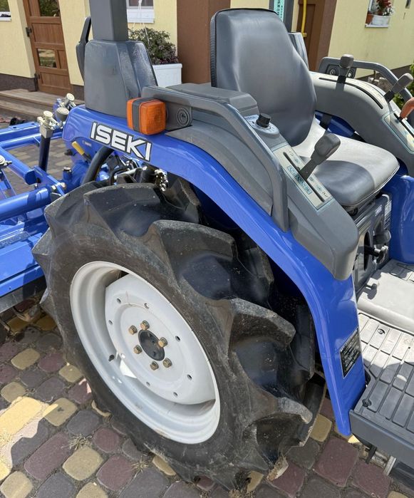 Японский минитрактор Iseki