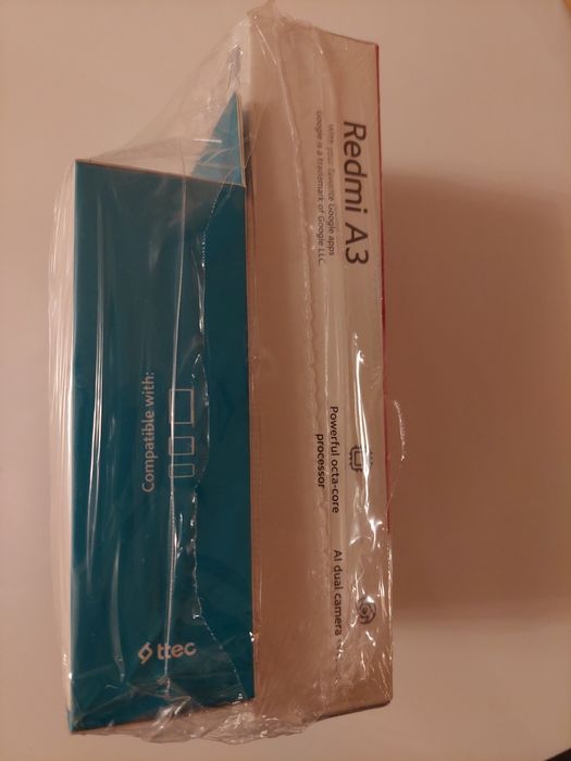 Смартфон Redmi A3 в комплект със слушалки чисто нови с гаранция