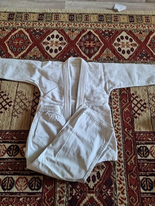 Продам кимоно для джиоджитсу!