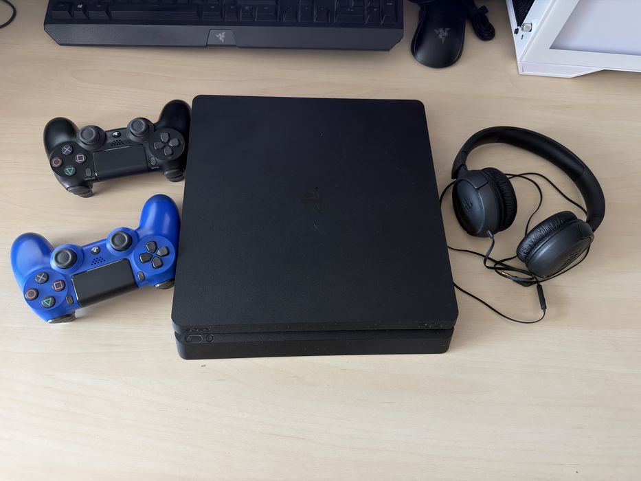 Playstation 4 slim 1TB