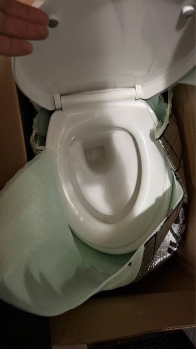 Унитаз 2 штуки в хорошем состоянии
