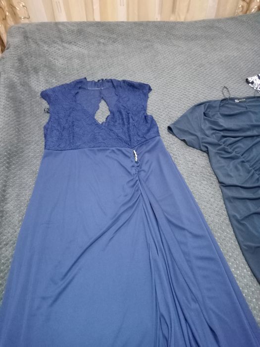 Продам женские платья