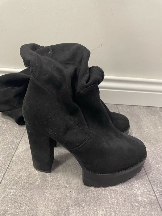 Черни велурени ботуши над коляното на ток – обувани 2 пъти