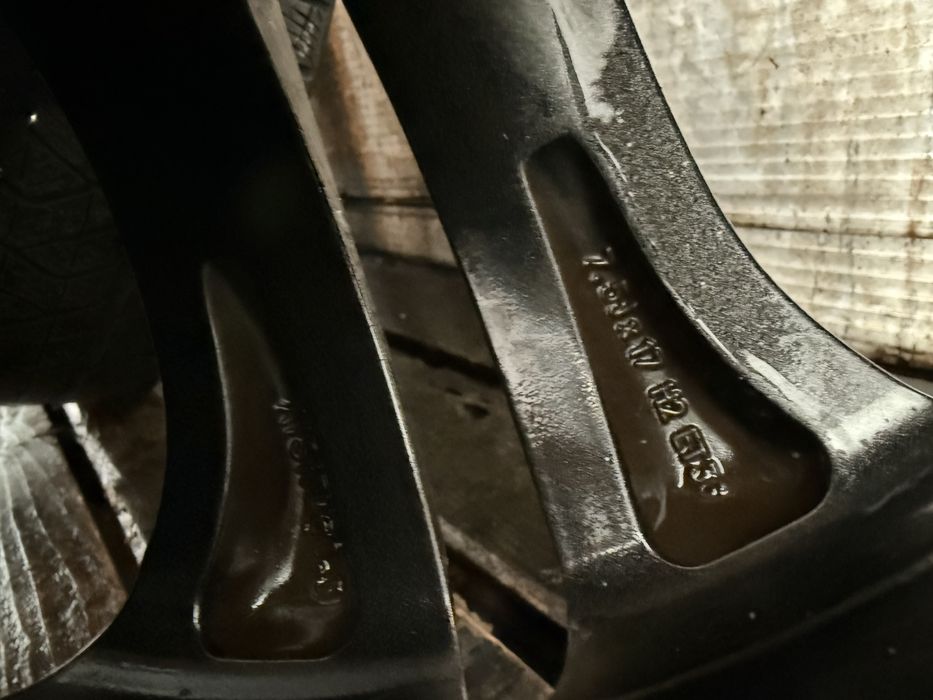 Jante Mercedes GLC originale ca Noi 235 65 18 pirelli iarna