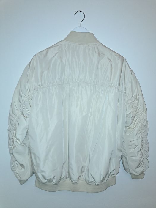 Бежово бомбър яке Zara