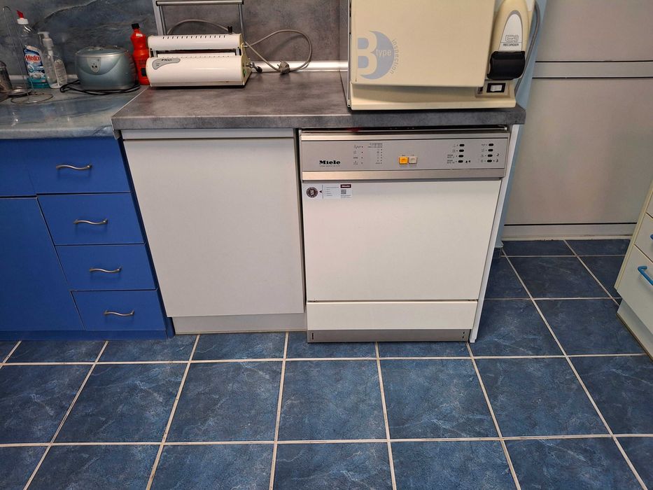 Стоматологичен кабинет с едно работно място