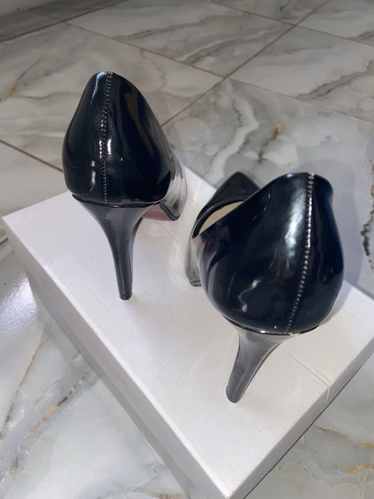 Pantofi stiletto