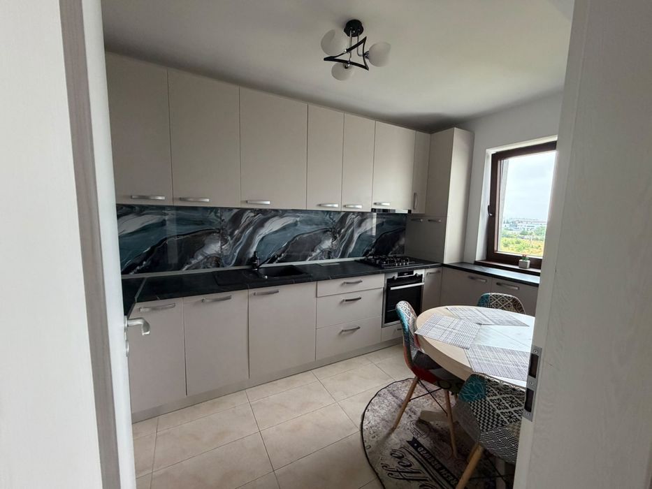 Inchiriez apartament