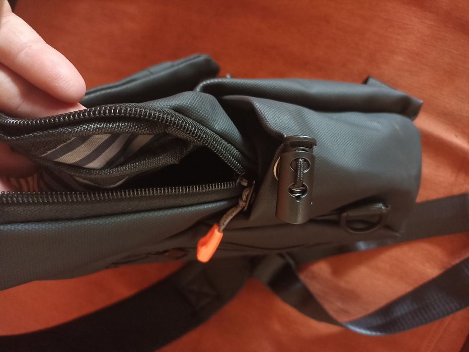 Раница за през рамо - водоустойчива