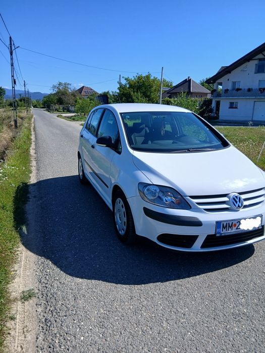 Vând Golf5 Plus.