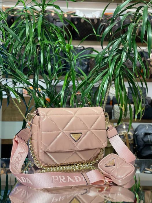 Geanta Prada noua !!! Dimensiuni 24/20 !!!