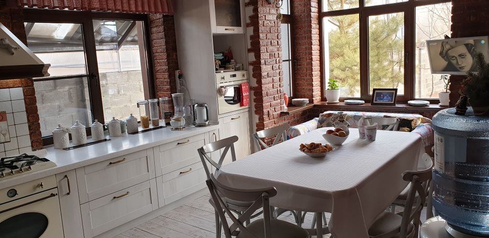 Стол, стулья, Чехия