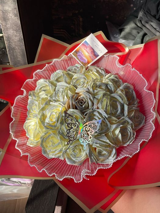 Букеты денежные и атластнве розы