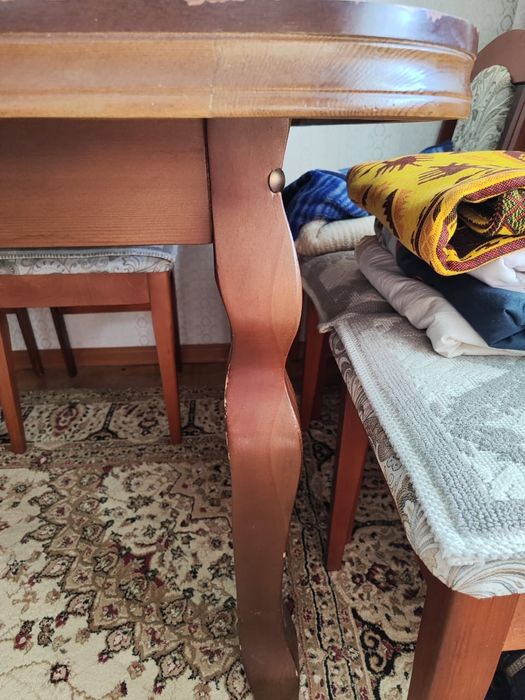 Большой стол обеденный