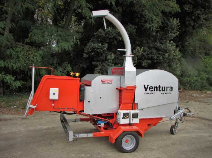 Tocatoare PROFESIONALE de lemn si crengi cu motor termic, 57 cai