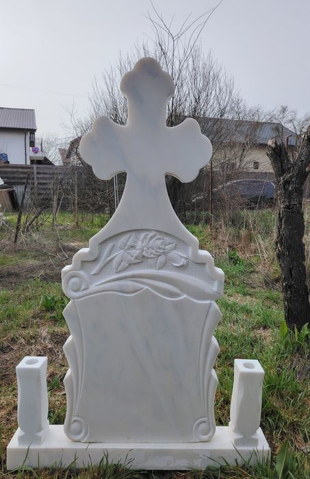 Vand cruci din marmura , la super pret !!